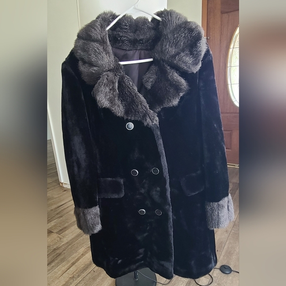 borg Jackets & Blazers - Vintage faux fur coat